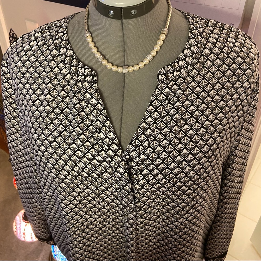 Violet + Claire Black & White Blouse Size XL - Picture 4 of 12